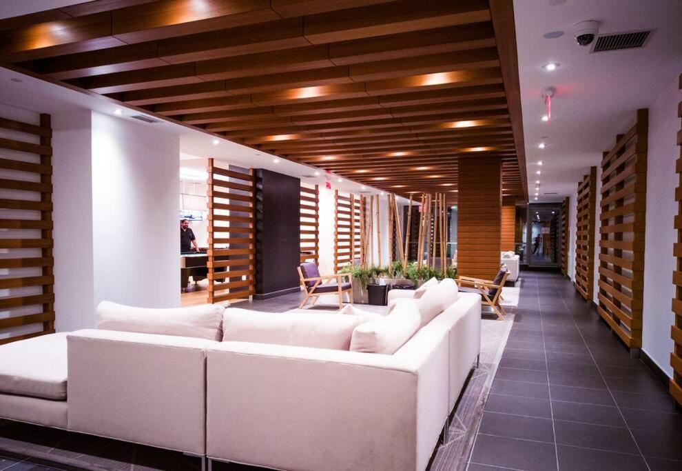 Luxury Downtown Near Cn Tower