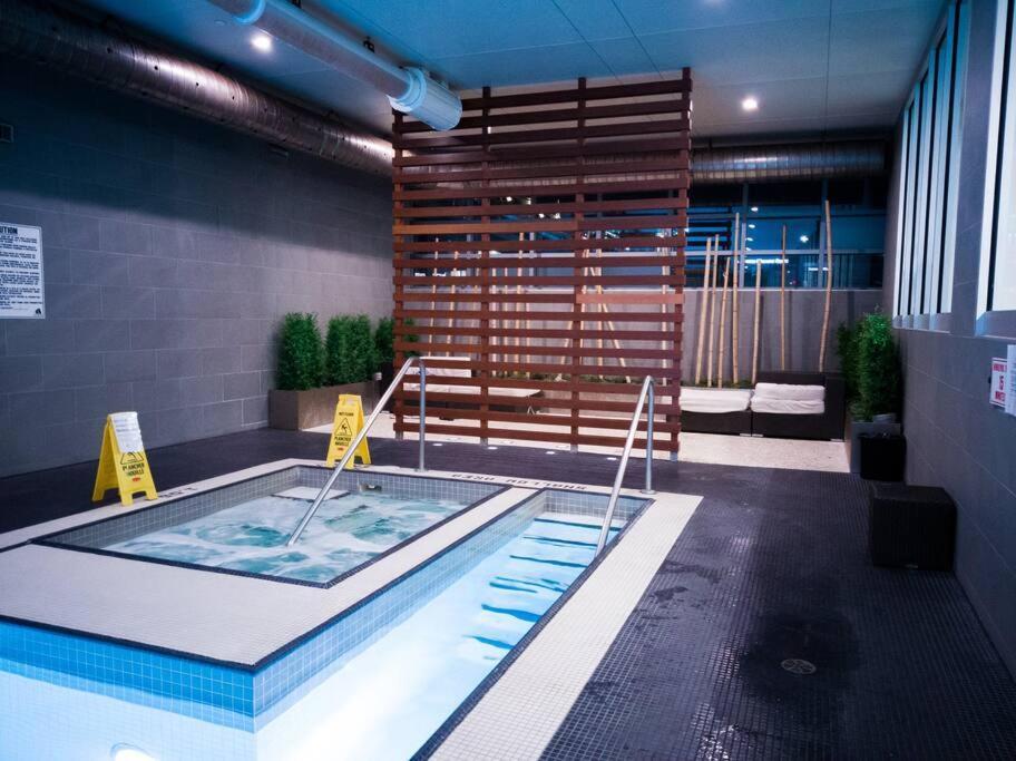 Luxury Downtown Near Cn Tower *