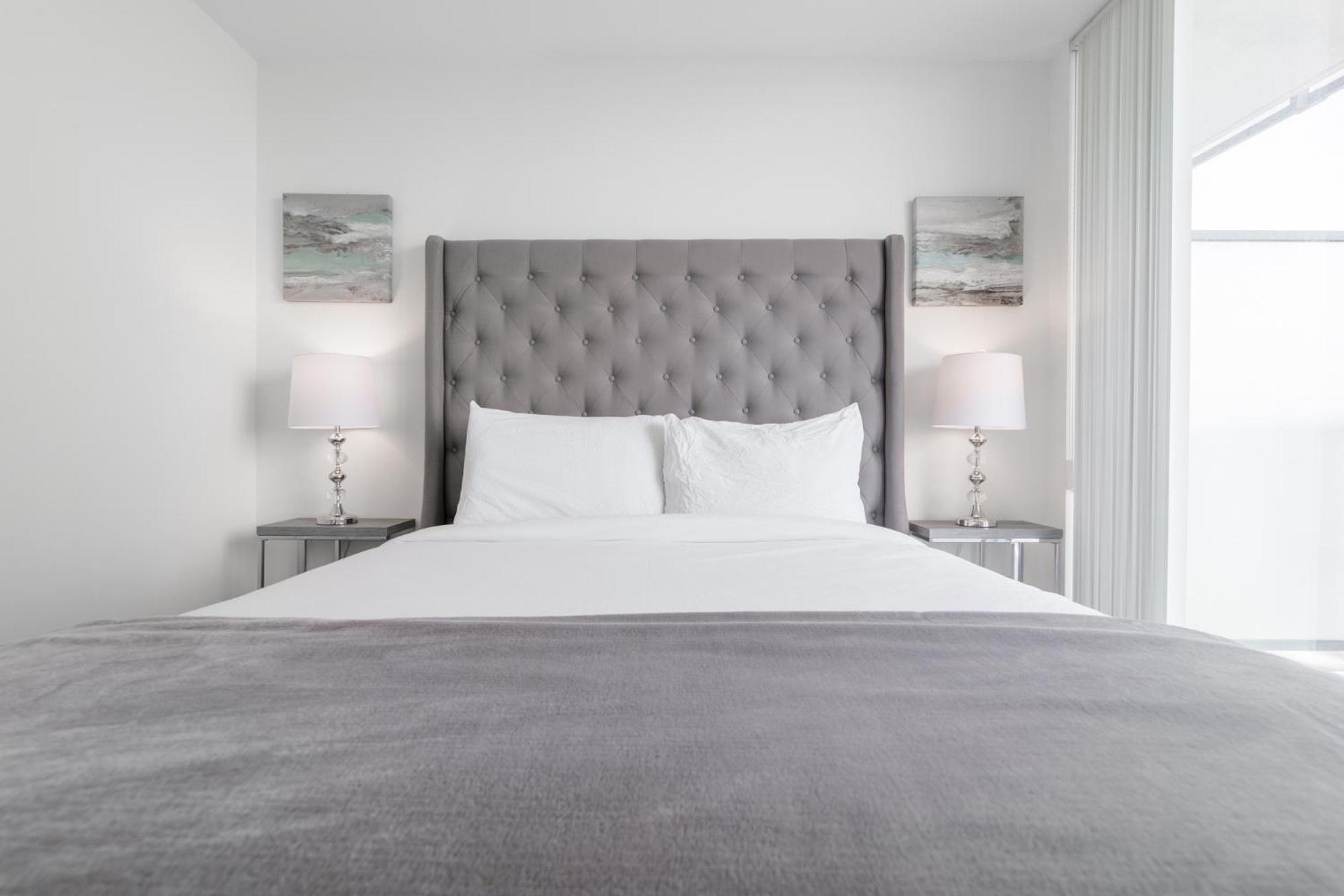 1br - View, Near Cn Tower & Rogers Center Toronto