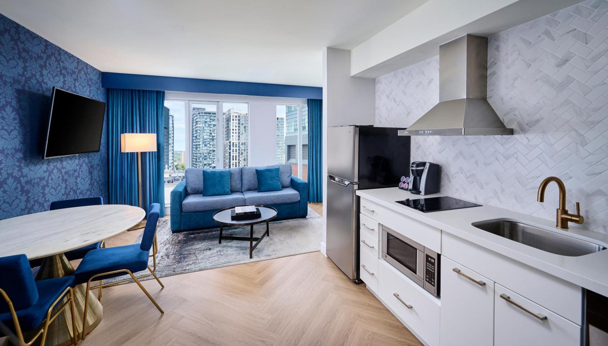 Pantages Centre Hotel 4*