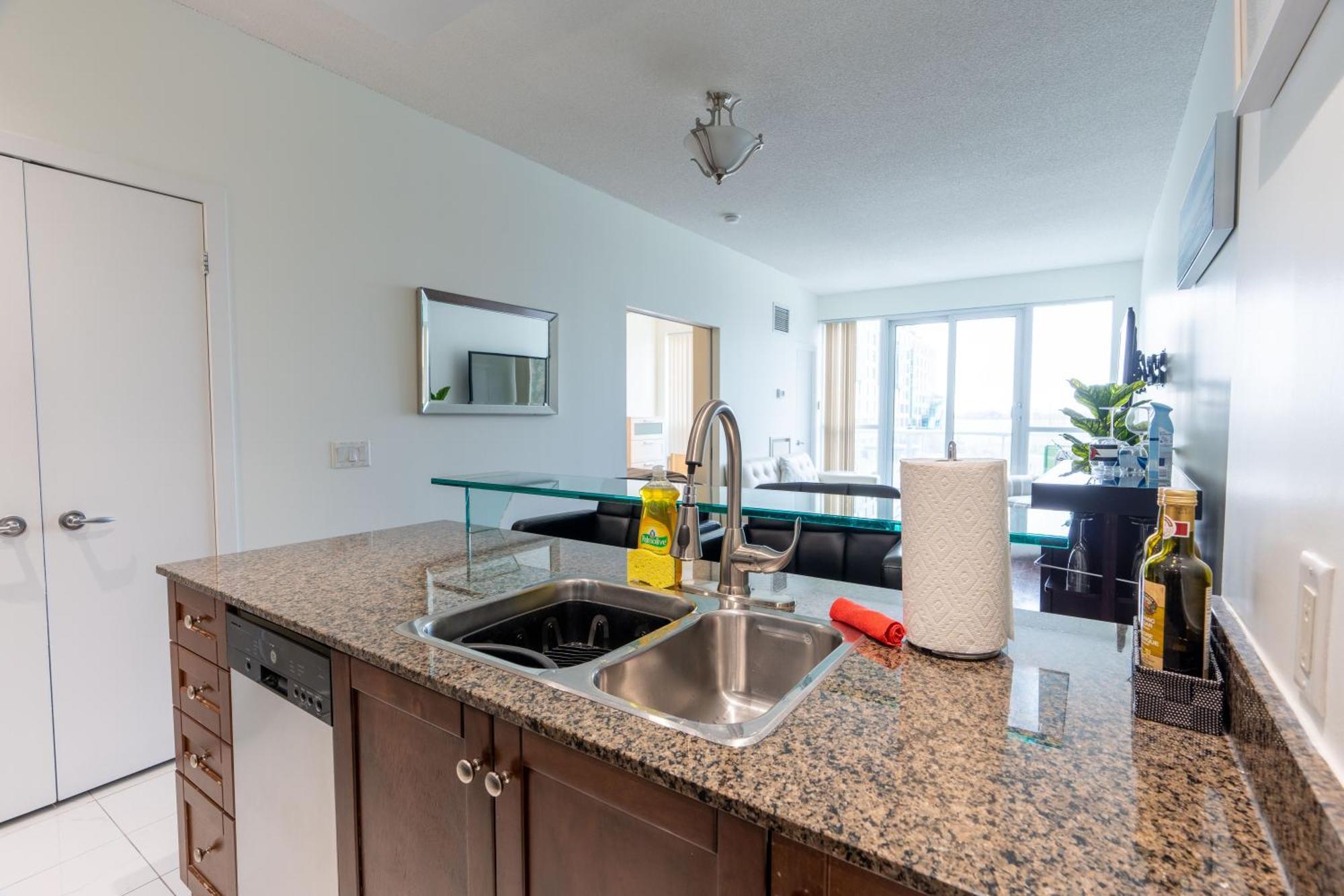 Harbour Front Luxury 2 Bed 2 Bath Toronto