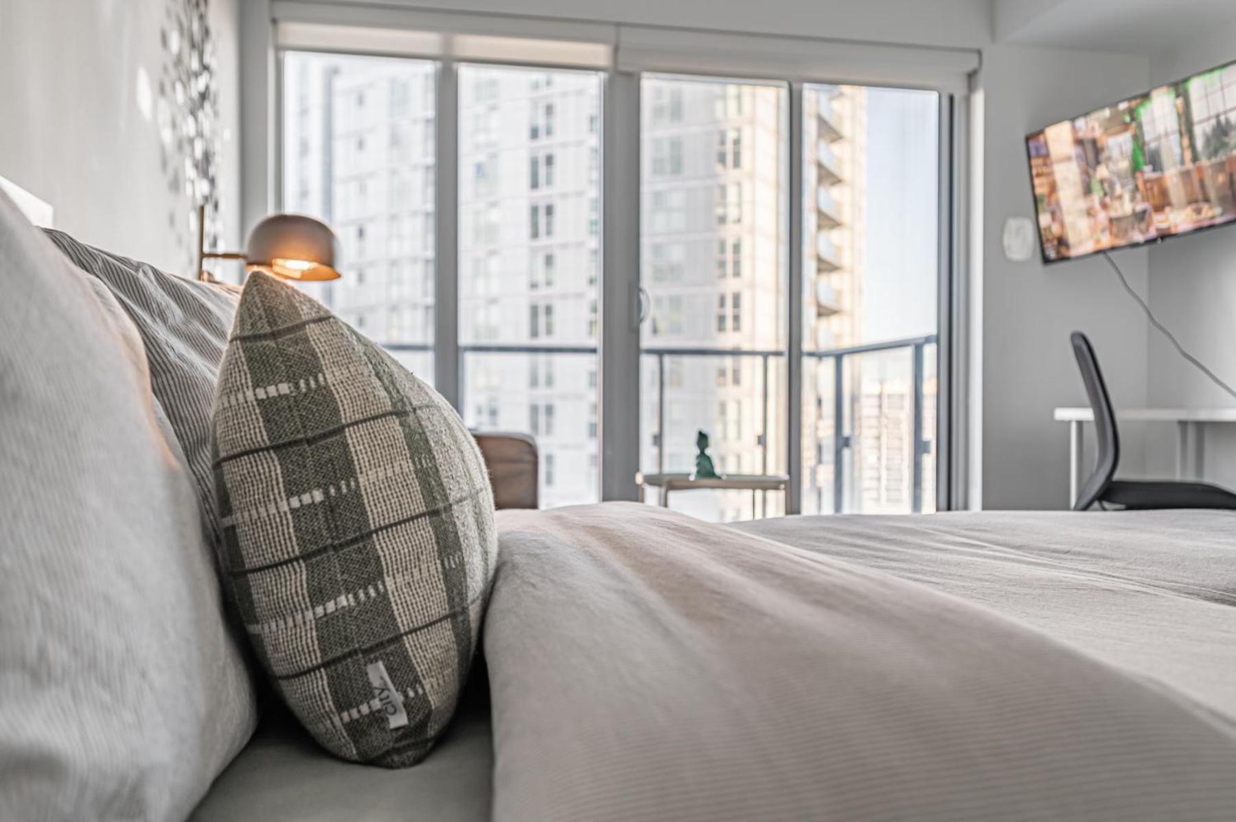 Jarvis Apartment *