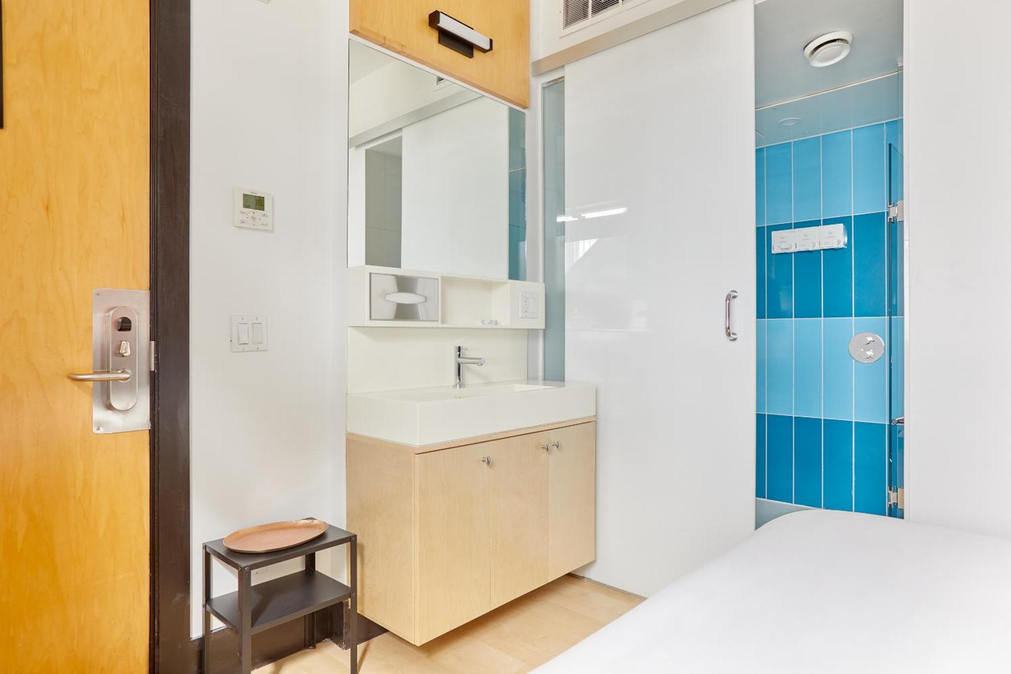Hotel Sonder The Beverley Toronto