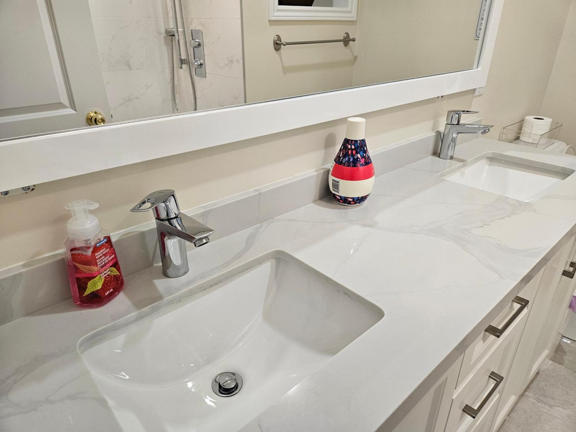 Apartment Newly-renovated 3br House, 12 Minutes To Airport *