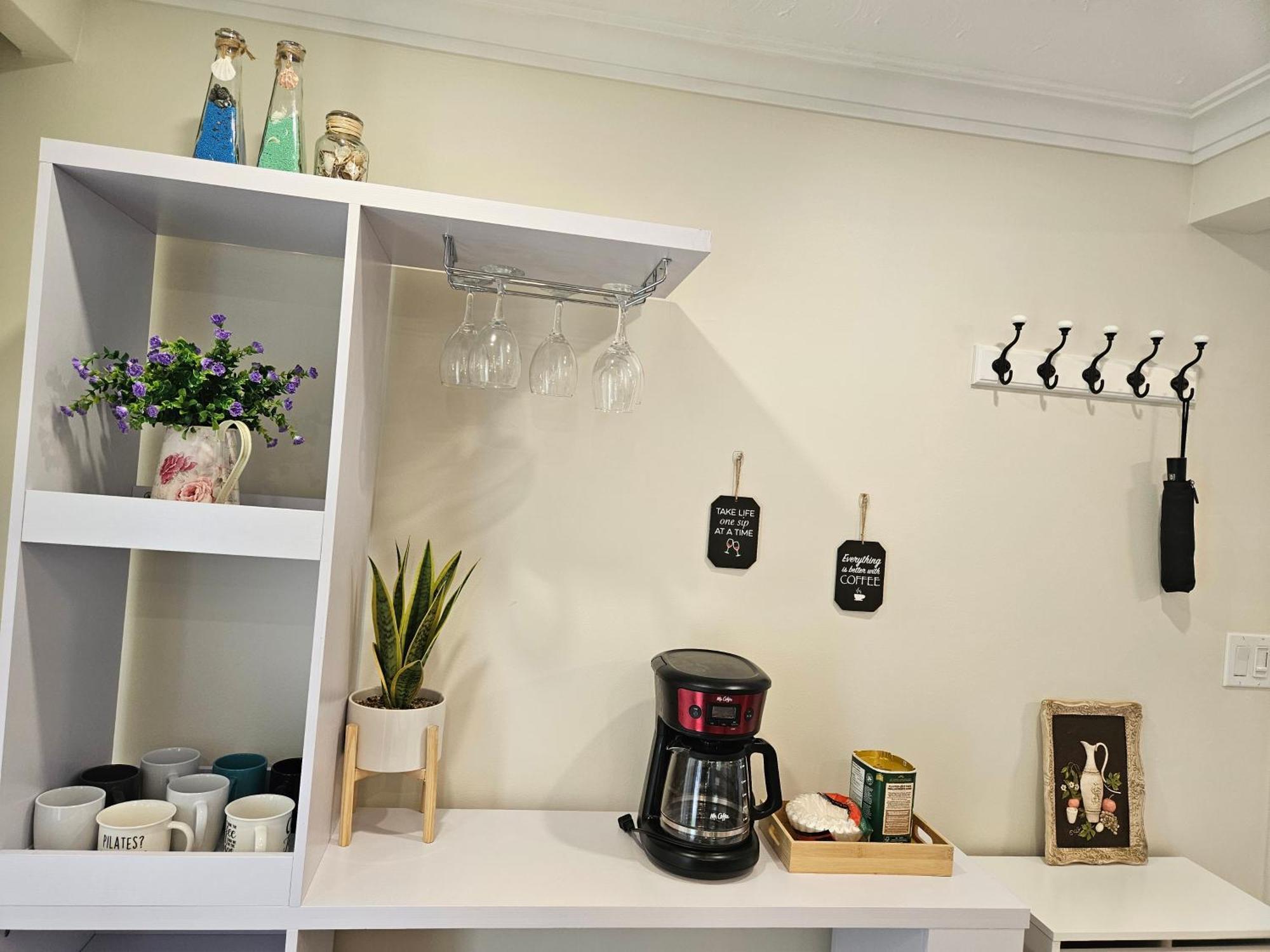 Newly-renovated 3br House, 12 Minutes To Airport Apartment