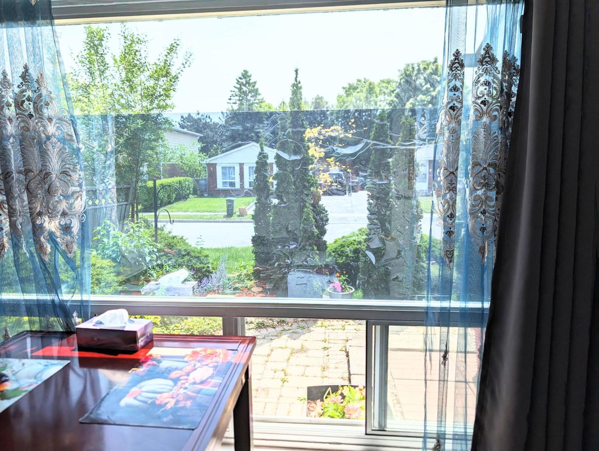 Renovated Cozy Bedroom With Private Washroom *