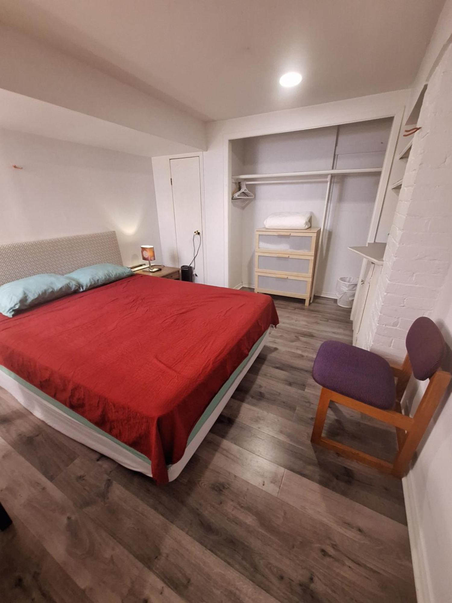 Privatunterkunft Midtown Next To Subway Line 1 *