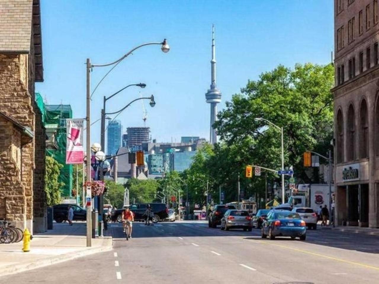 Downtown With Gym & Subway Access
