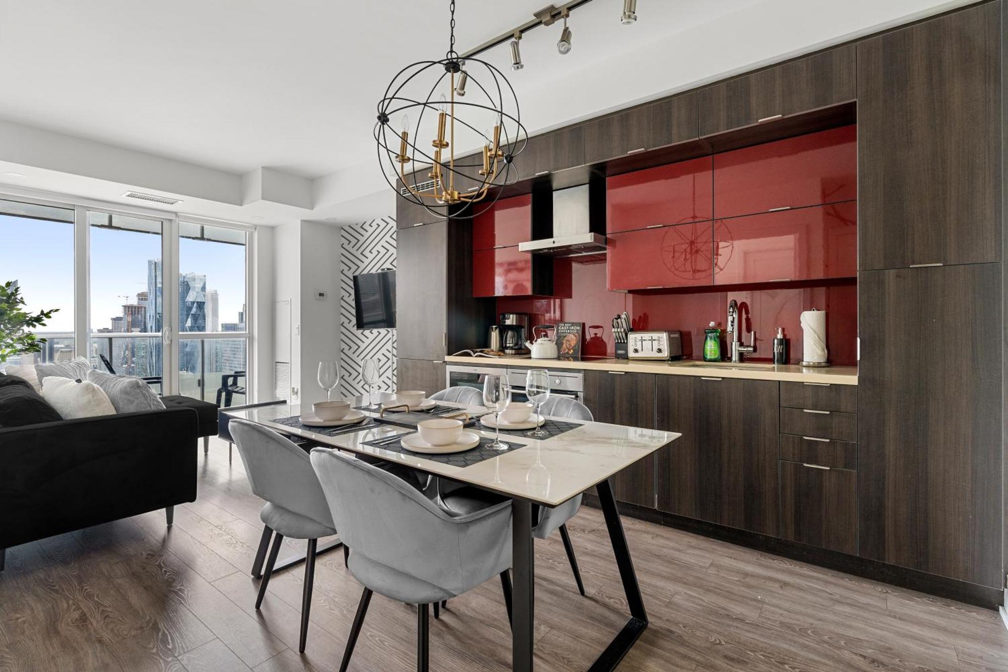 Luxury 2br Downtown Facing Cn Tower *