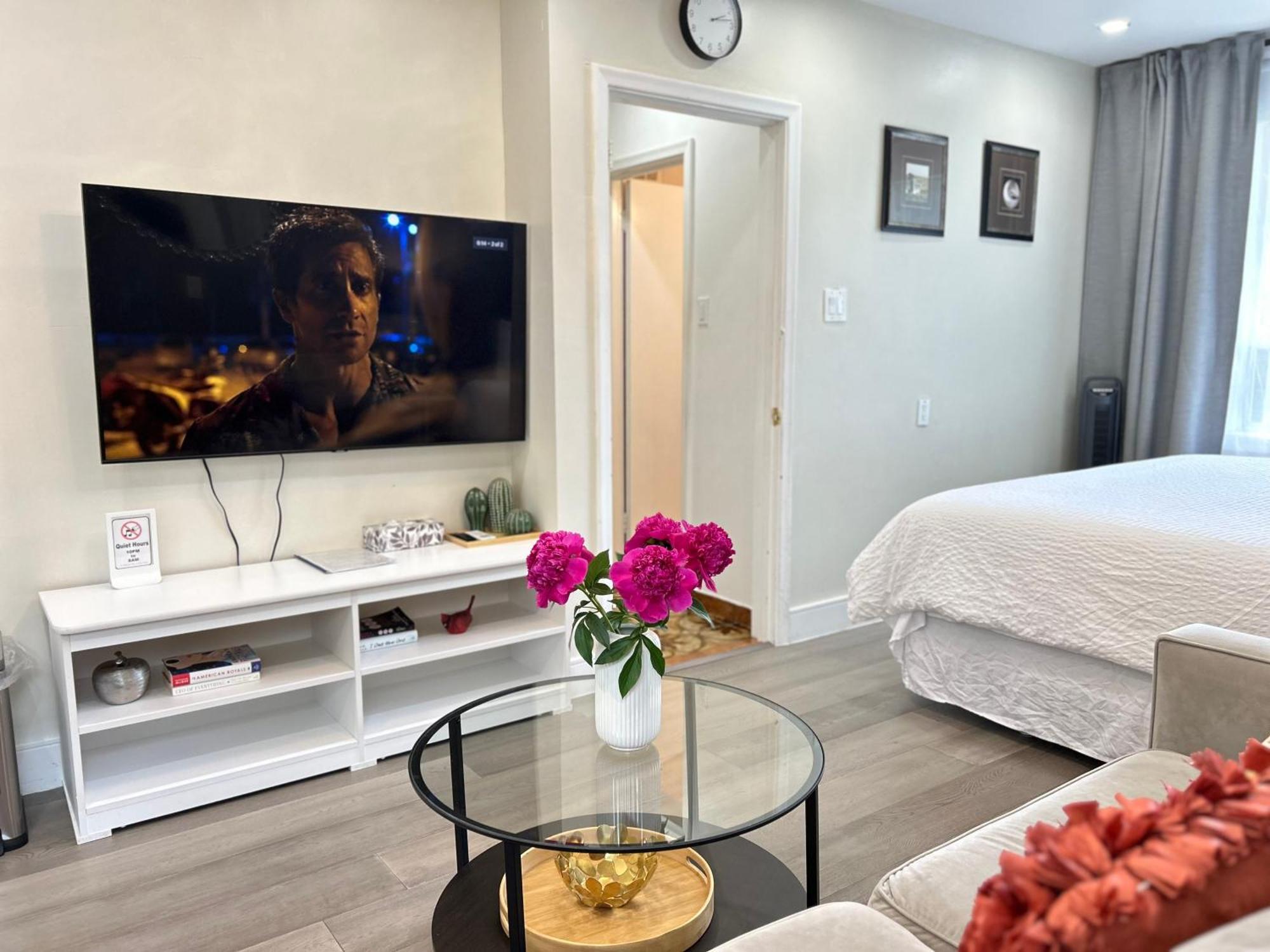 Modern Lux Family - Kingbed - Near Sheppard W Station Privatunterkunft