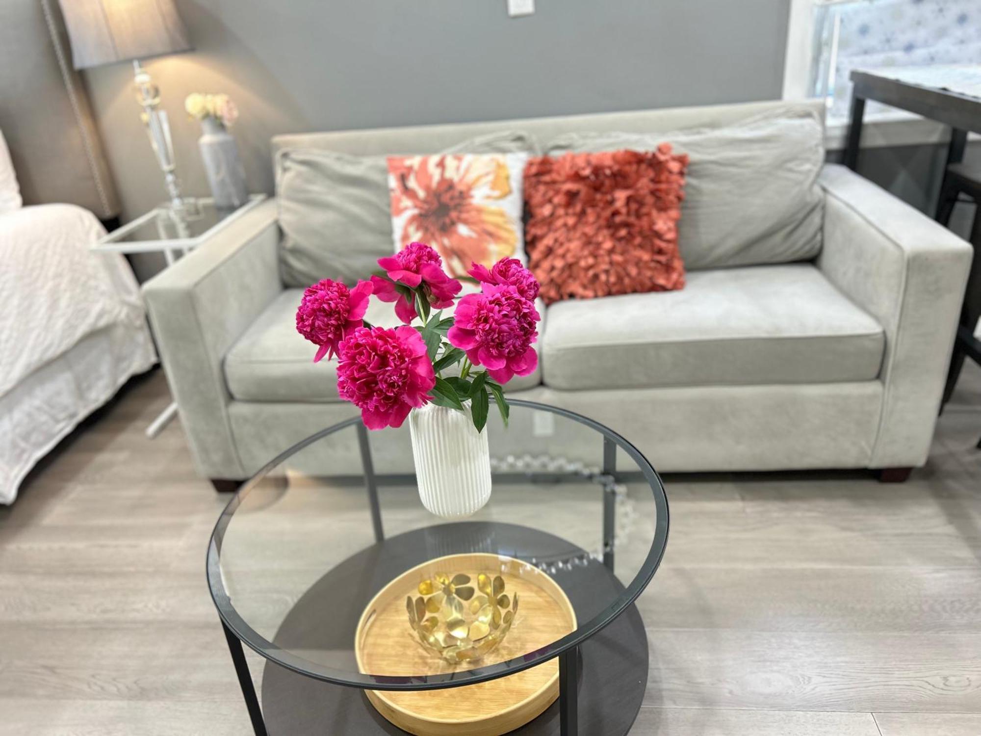 Modern Lux Family - Kingbed - Near Sheppard W Station Privatunterkunft *