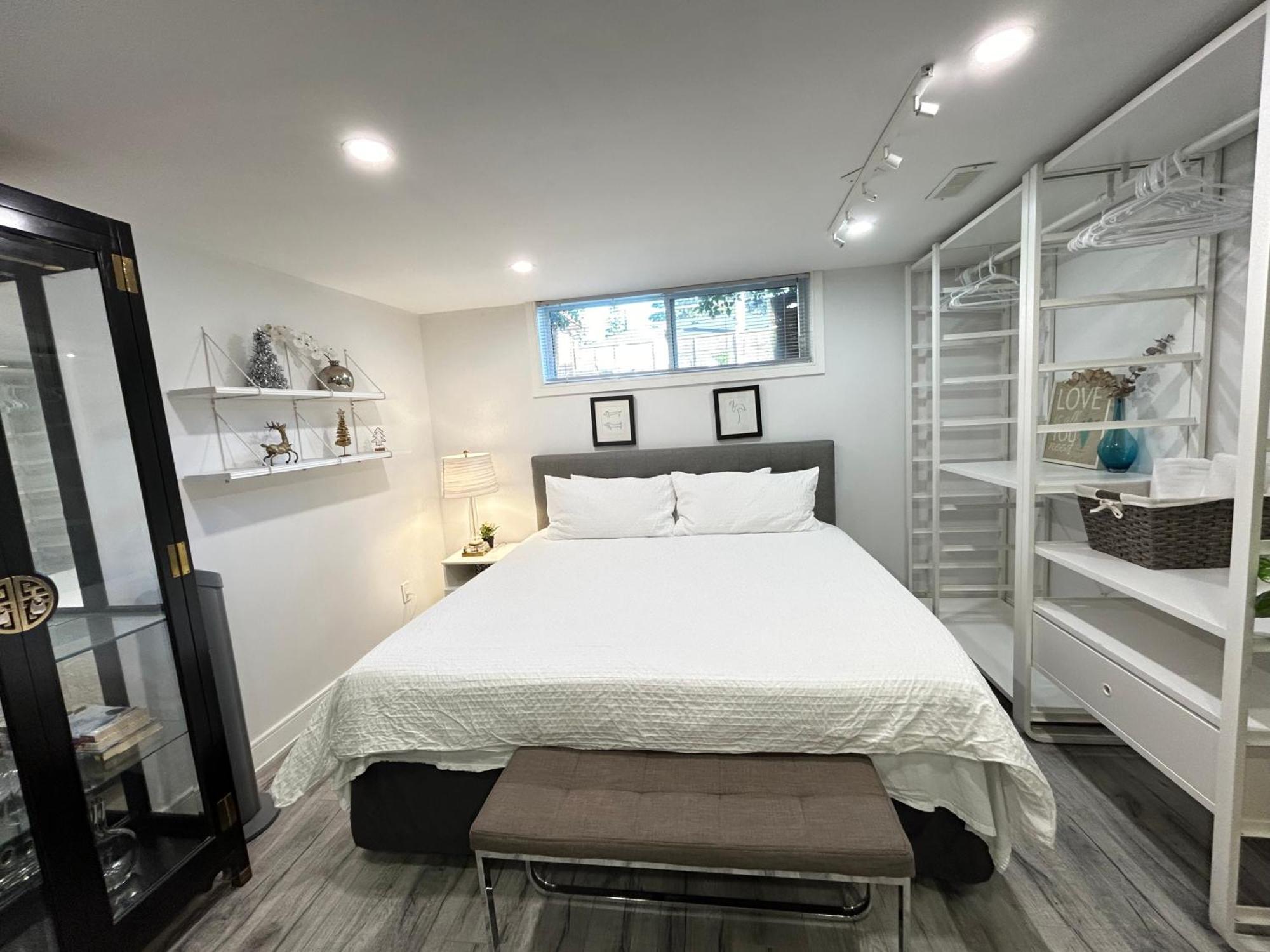 Modern Lux Family - Kingbed - Near Sheppard W Station Privatunterkunft *