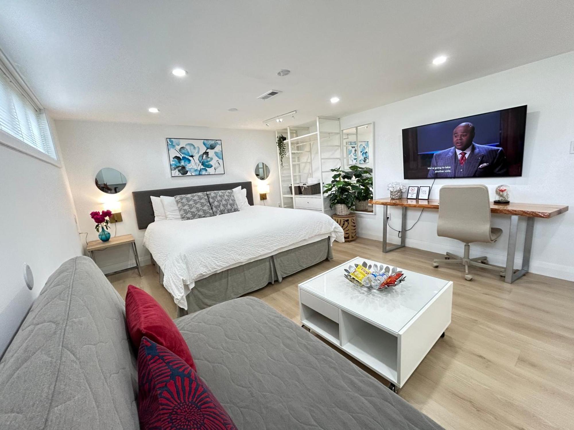 Modern Lux Family - Kingbed - Near Sheppard W Station Privatunterkunft *