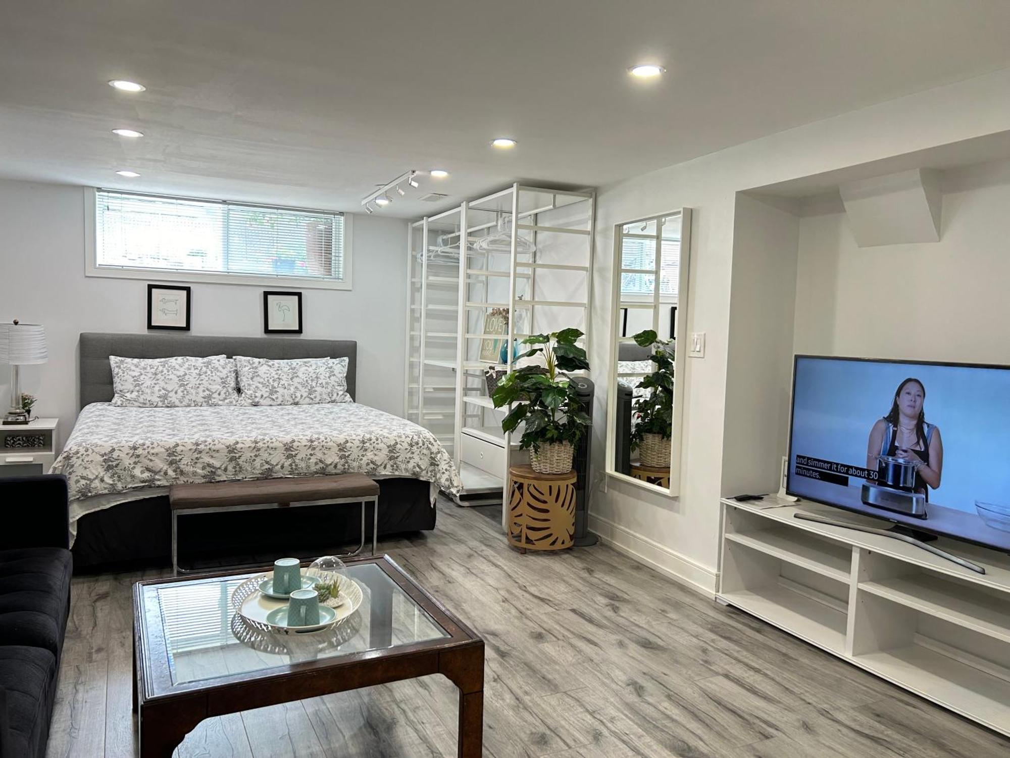 Privatunterkunft Modern Lux Family - Kingbed - Near Sheppard W Station Toronto