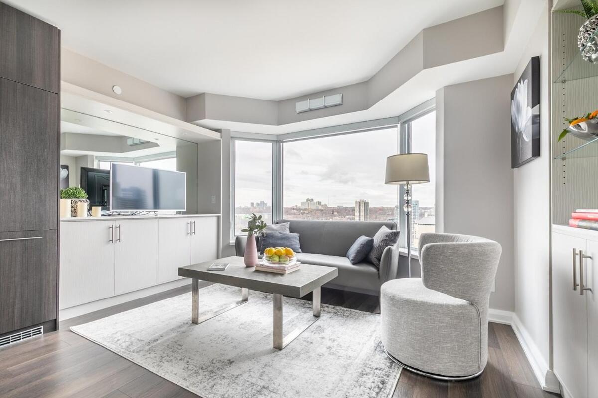 Apartment Yorkville Luxury 2 Bedroom & Parking Toronto