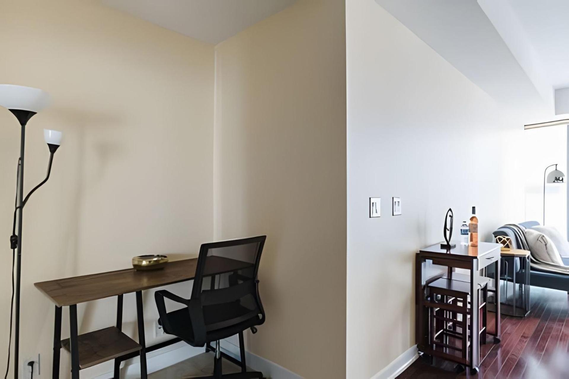 Waterfront 1 Bdr, 2bed, Cn Tower, Parking 4 Guests Ferienhaus