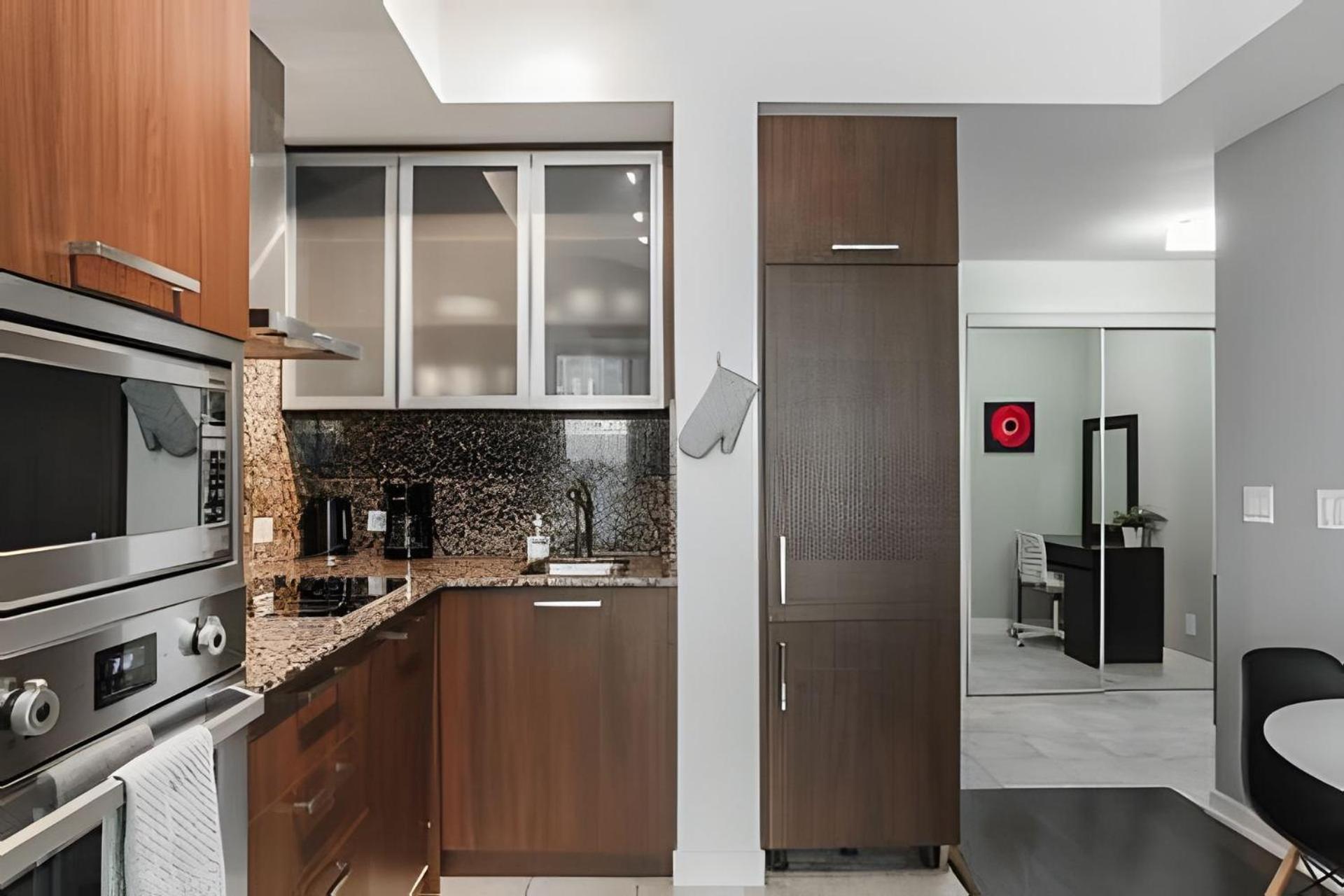 Ferienhaus Waterfront 1 Bdr, 2bed, Cn Tower, Parking 4 Guests Toronto