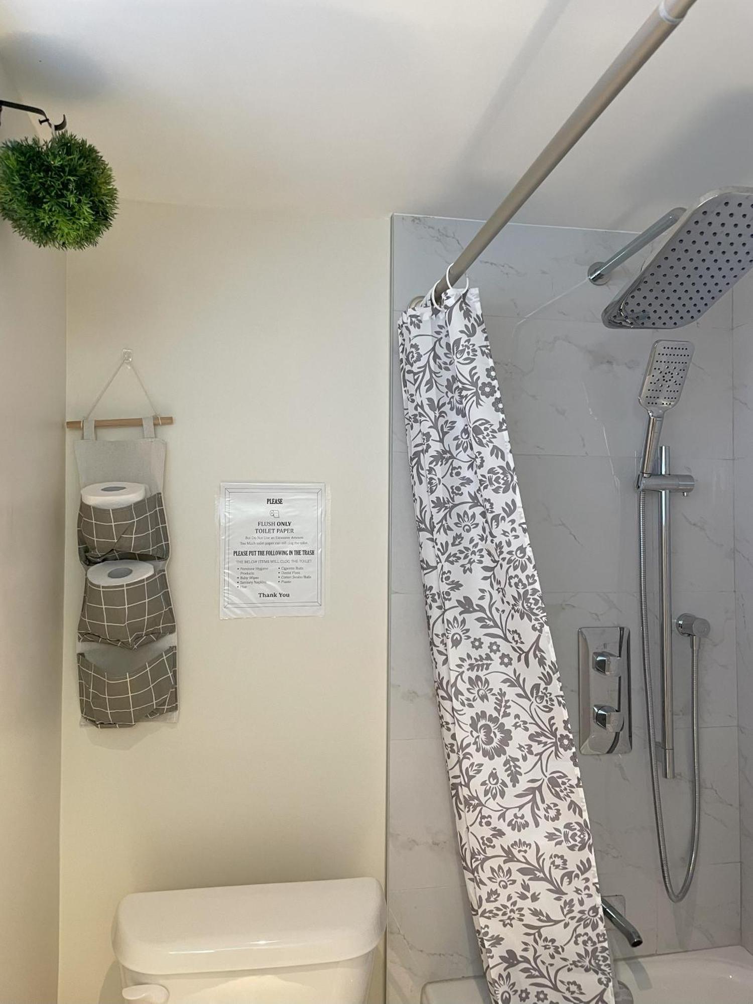Apartment Newly-renovated 3br House, 12 Minutes To Airport Toronto
