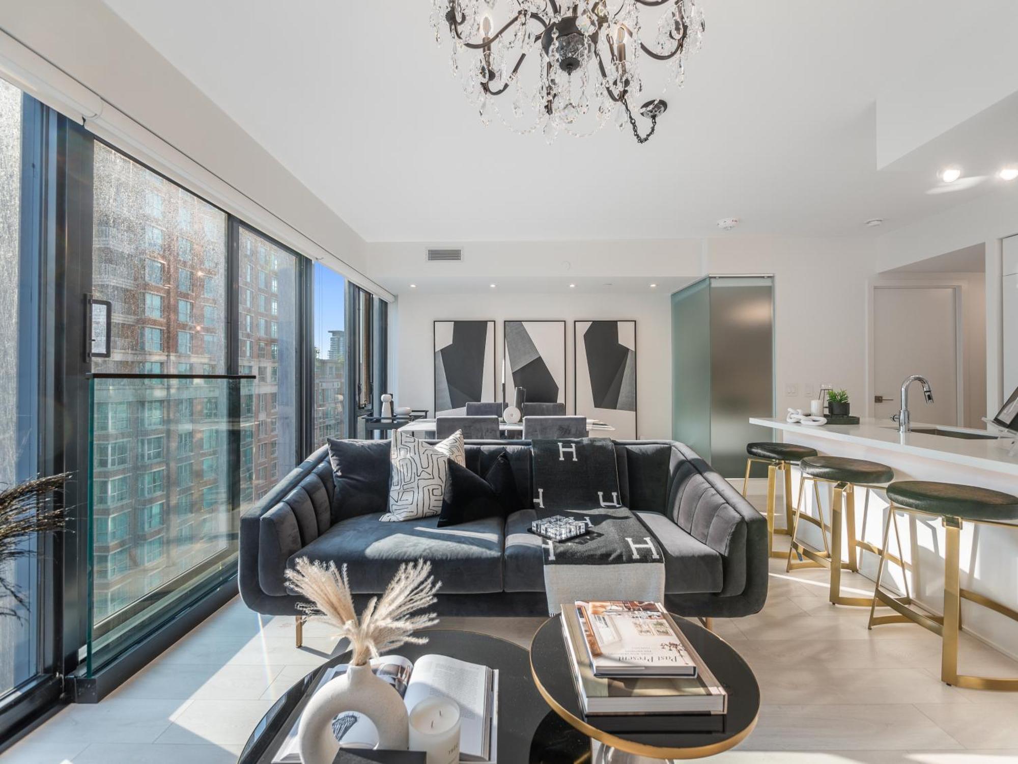 The Estate - Yorkville - Indoor Pool & Hot Tub