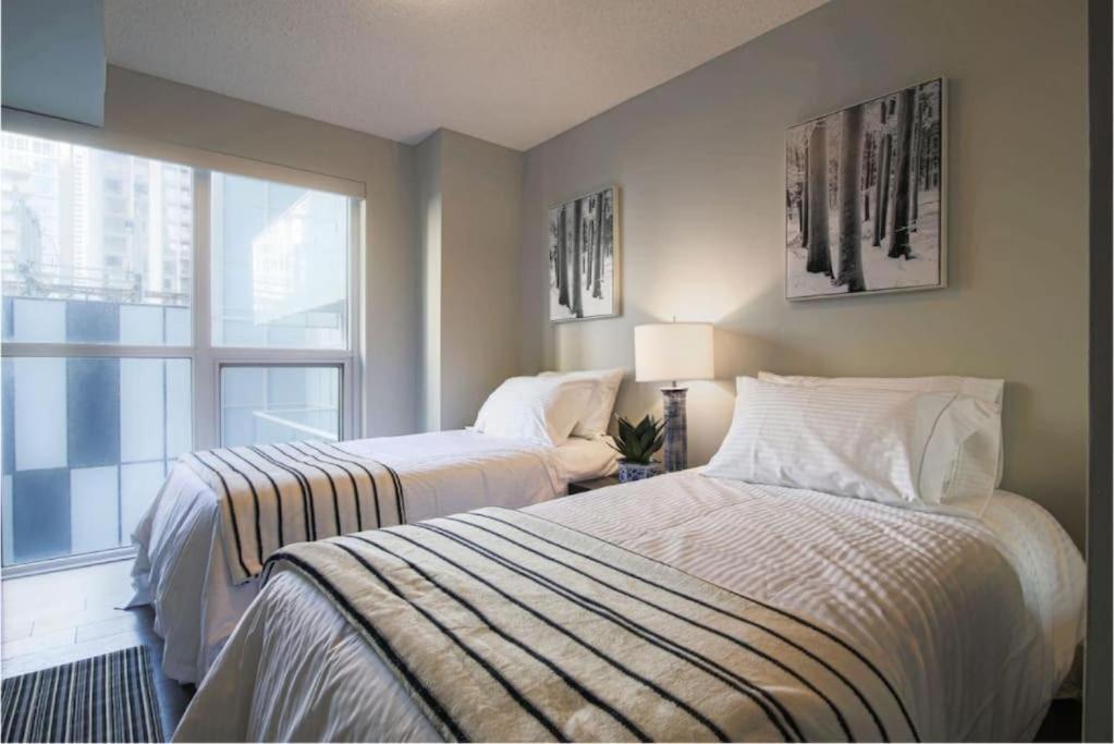 Luxury 2 & 3 Bedroom Downtown Toronto