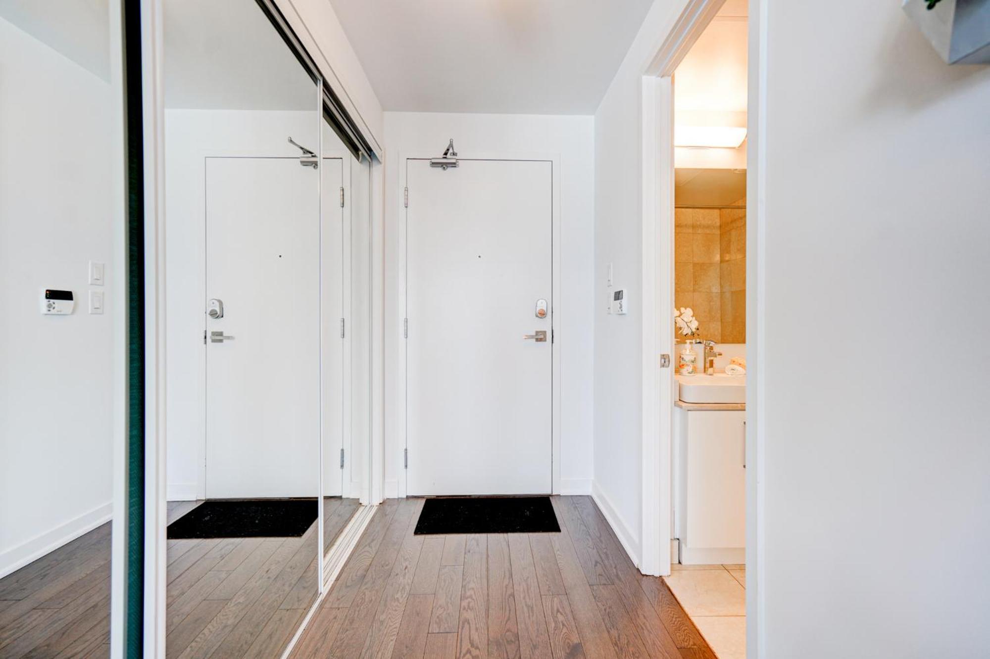 Royal York Apartment *