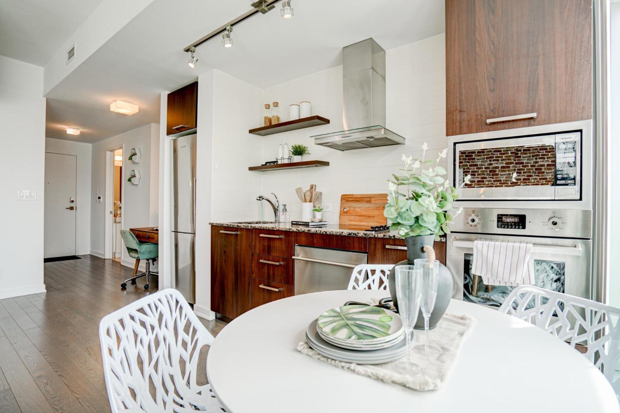 Royal York Apartment *