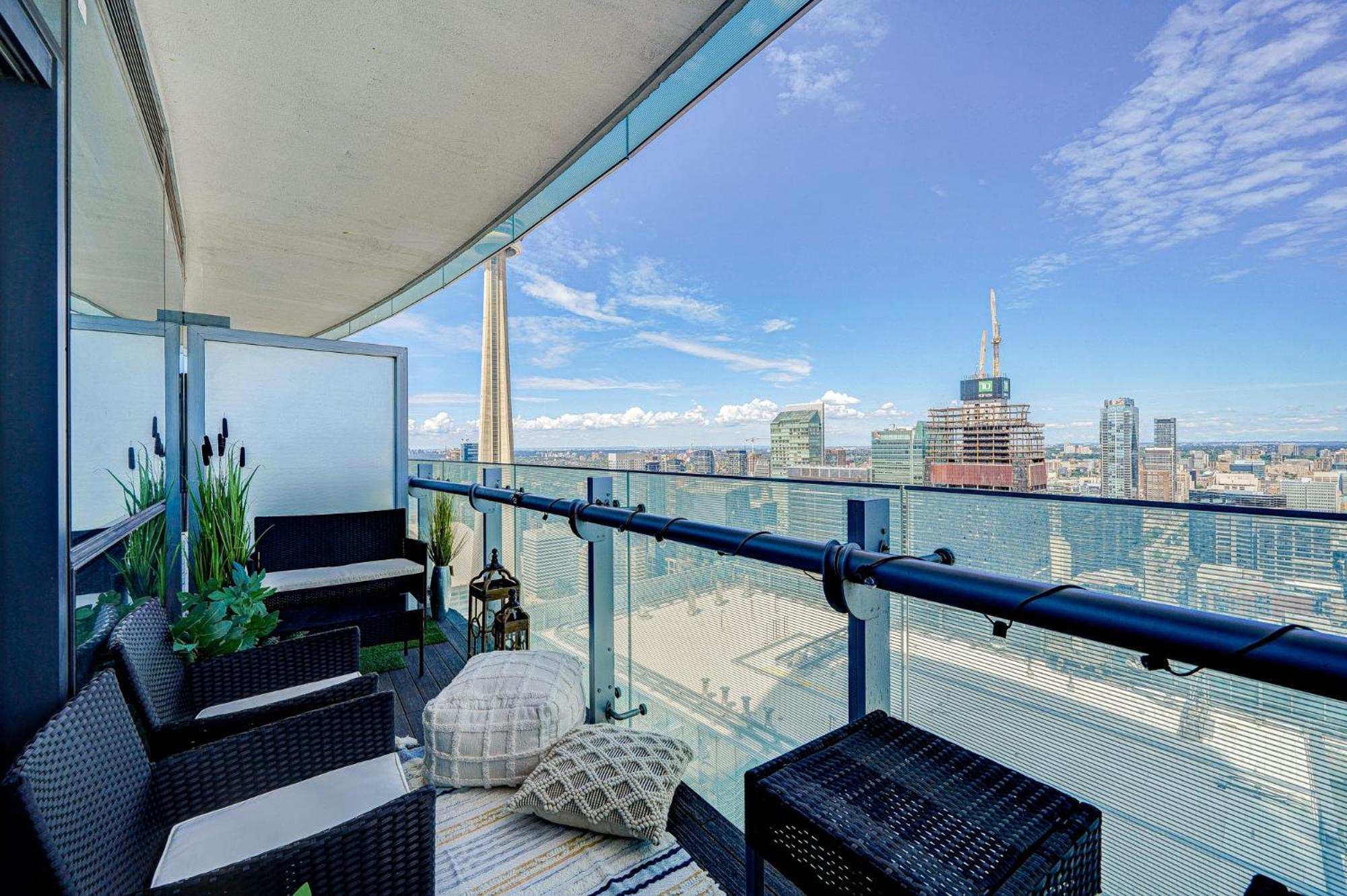 Royal York Apartment