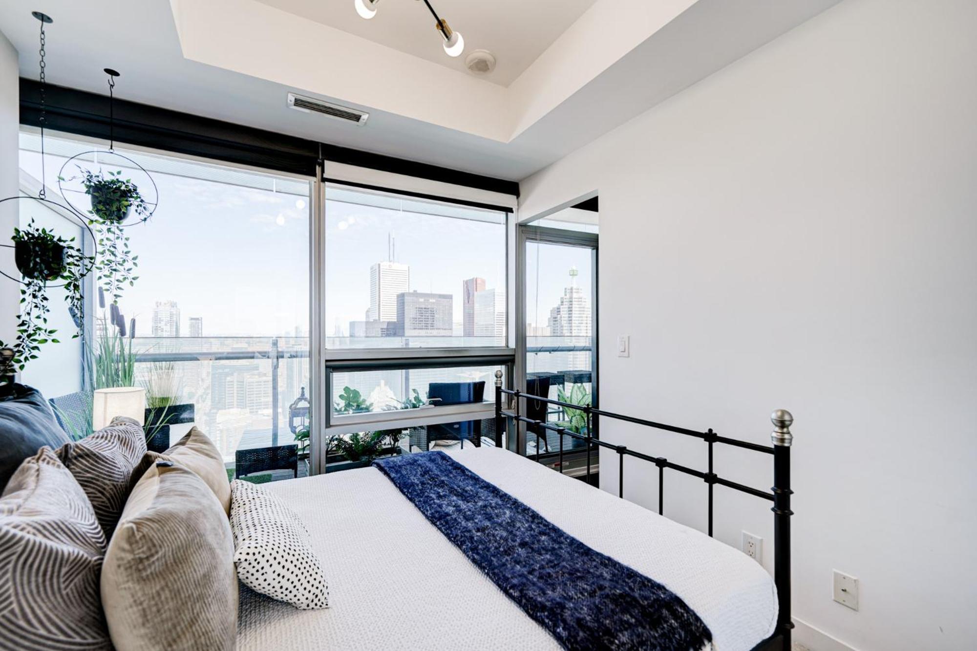Royal York Apartment