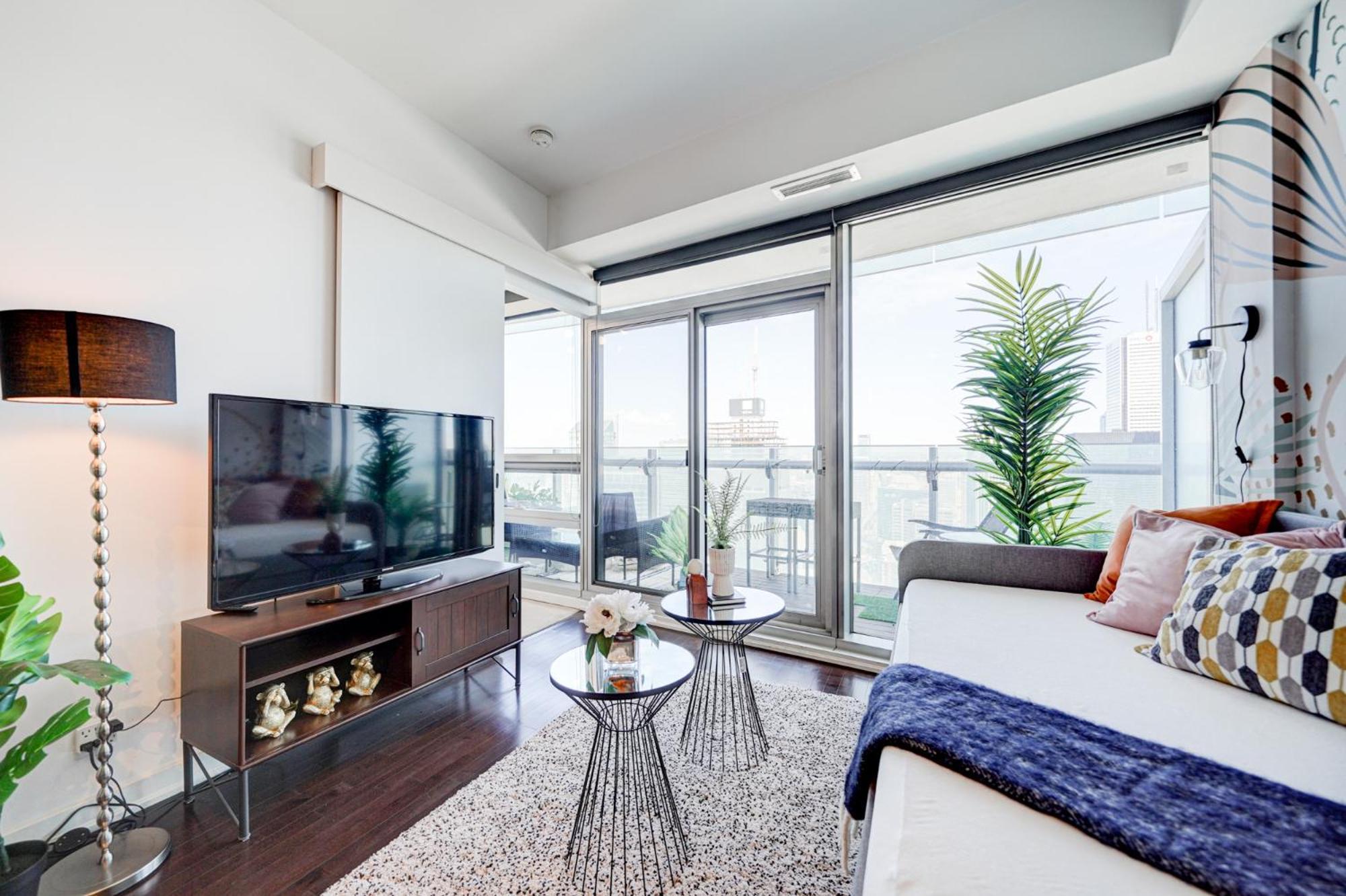 Royal York Apartment *