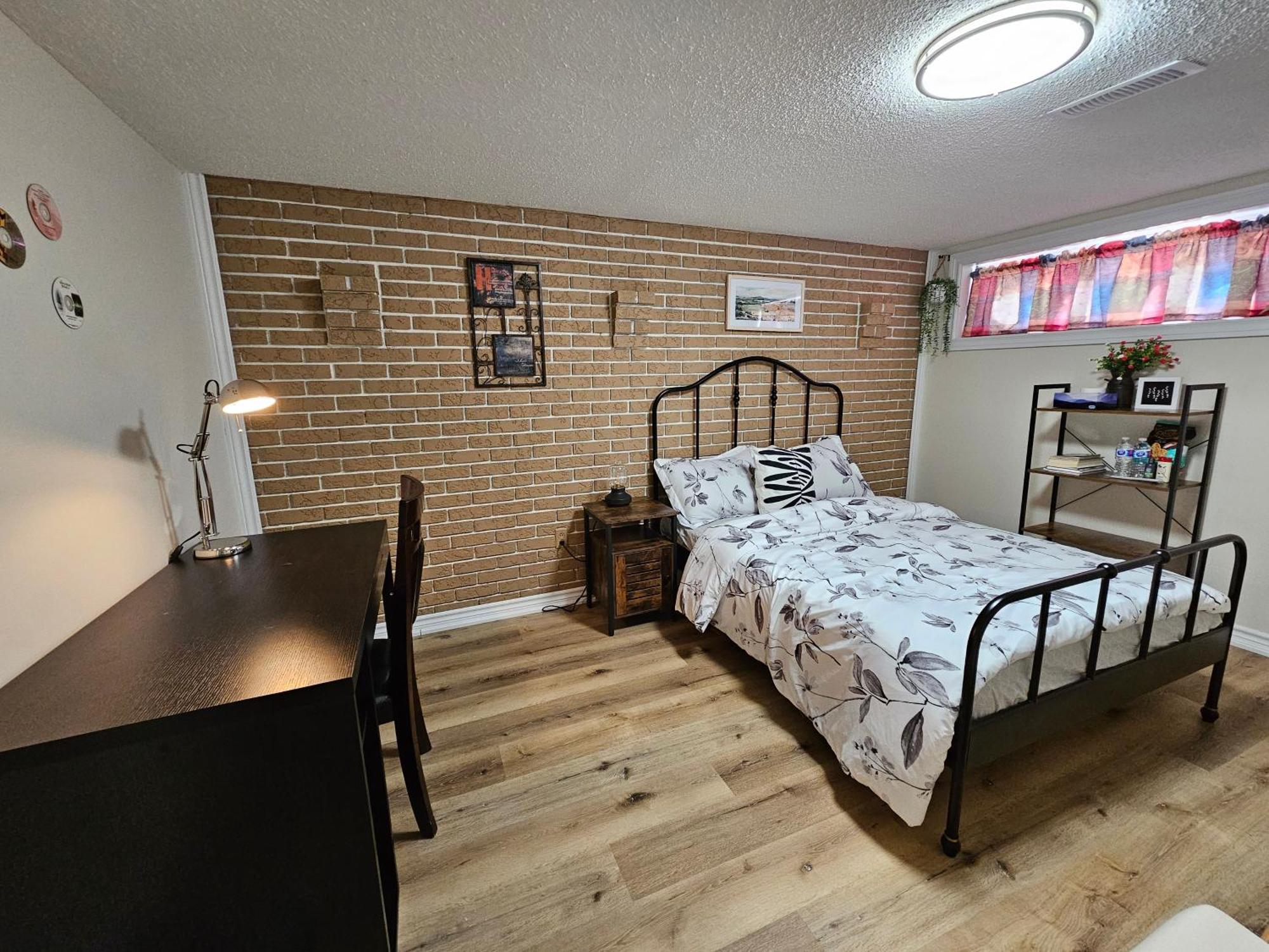 Apartment Newly-renovated 3br House, 12 Minutes To Airport Toronto