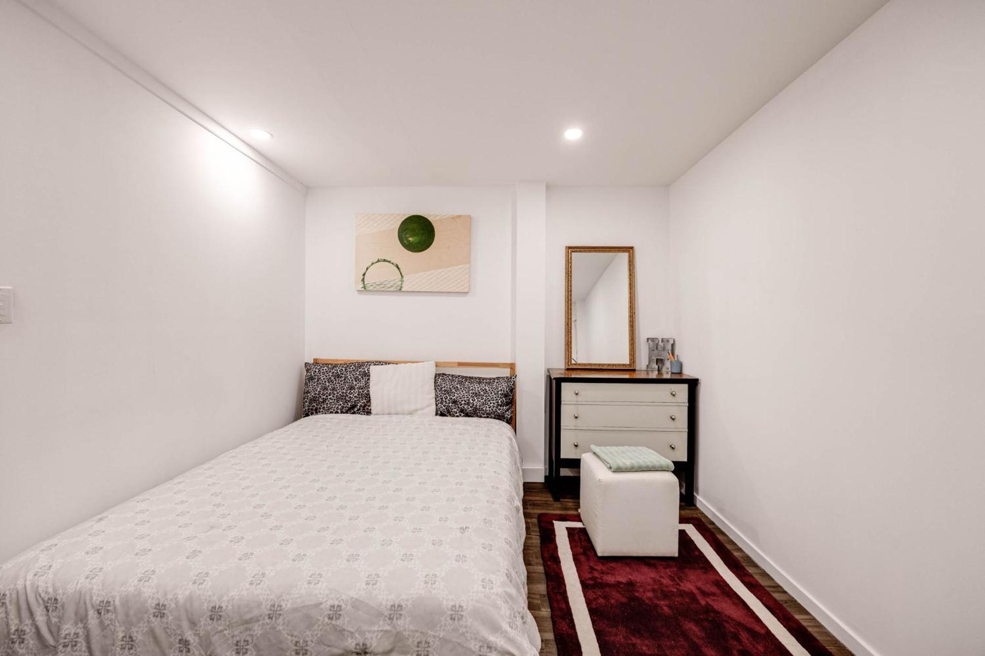 Apartment Hidden Gem W/ Free Parking Toronto