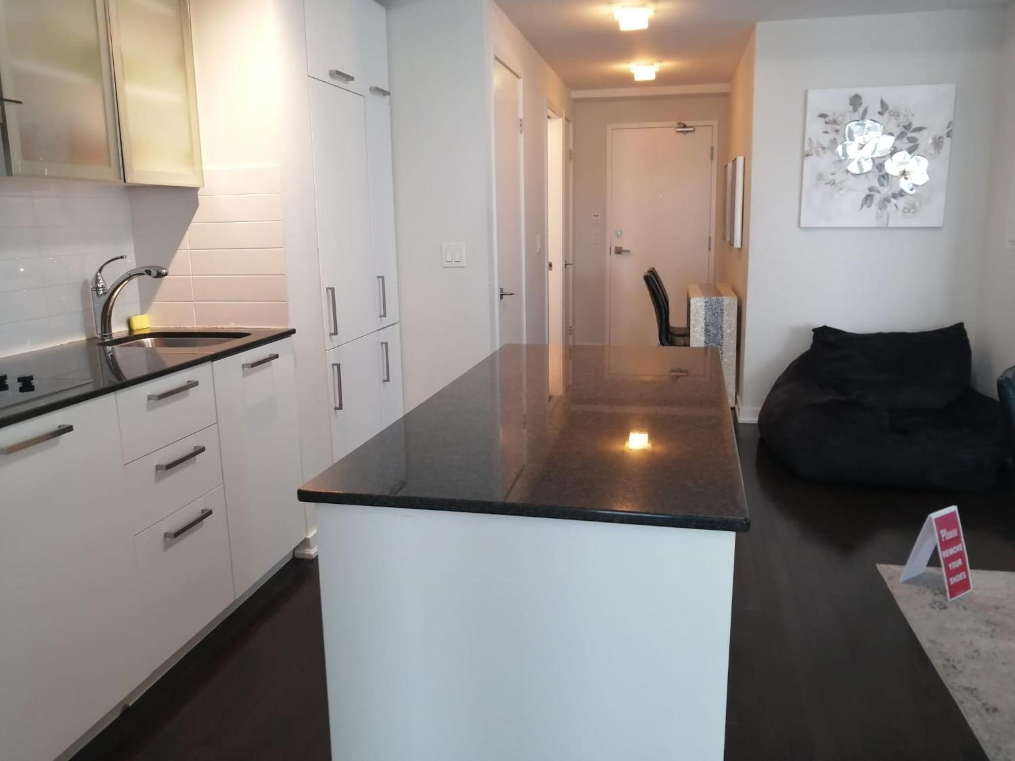 Above Clouds 3 Bedroom Downtown
