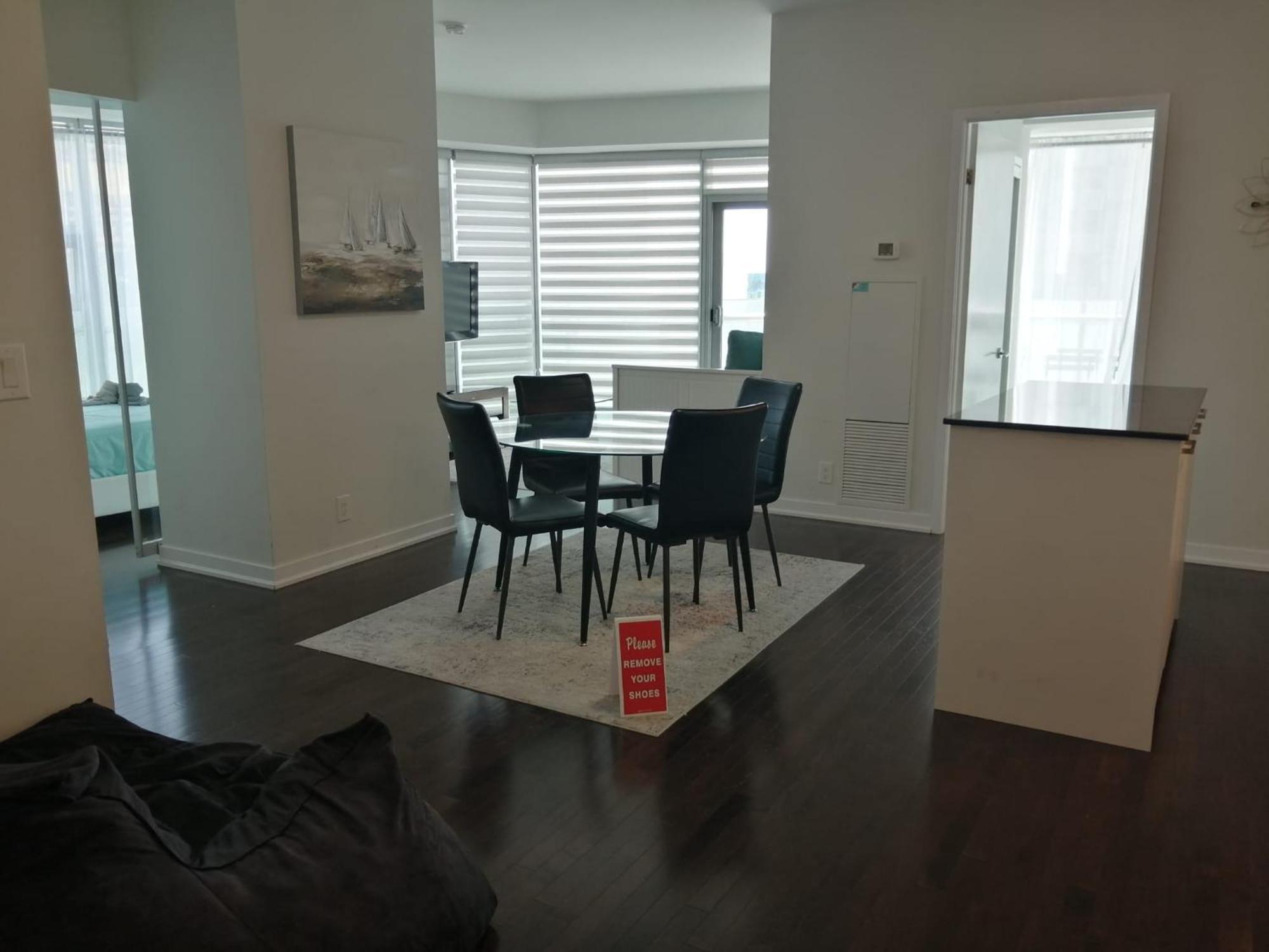 Apartment Above Clouds 3 Bedroom Downtown *