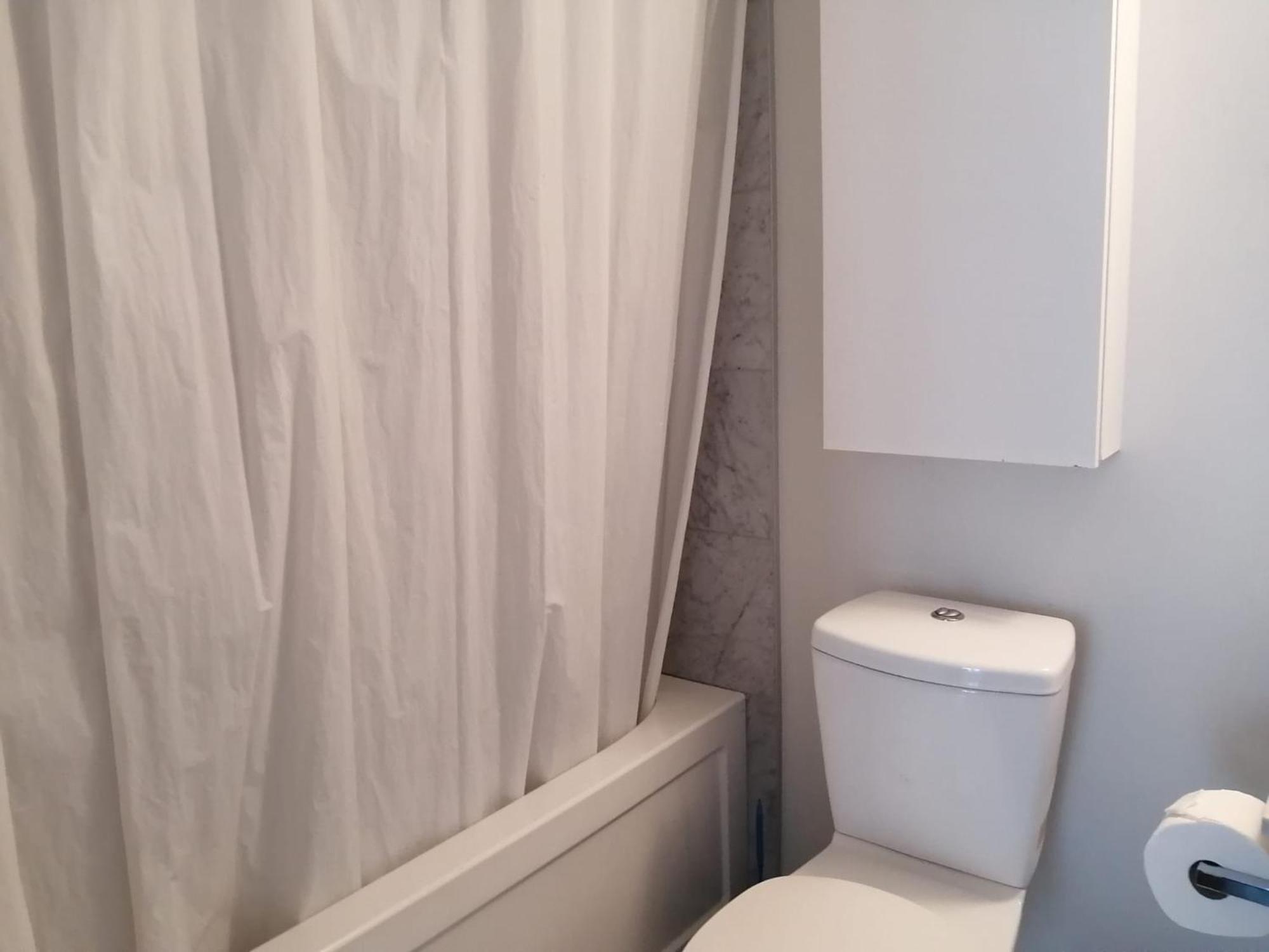 Above Clouds 3 Bedroom Downtown * Toronto