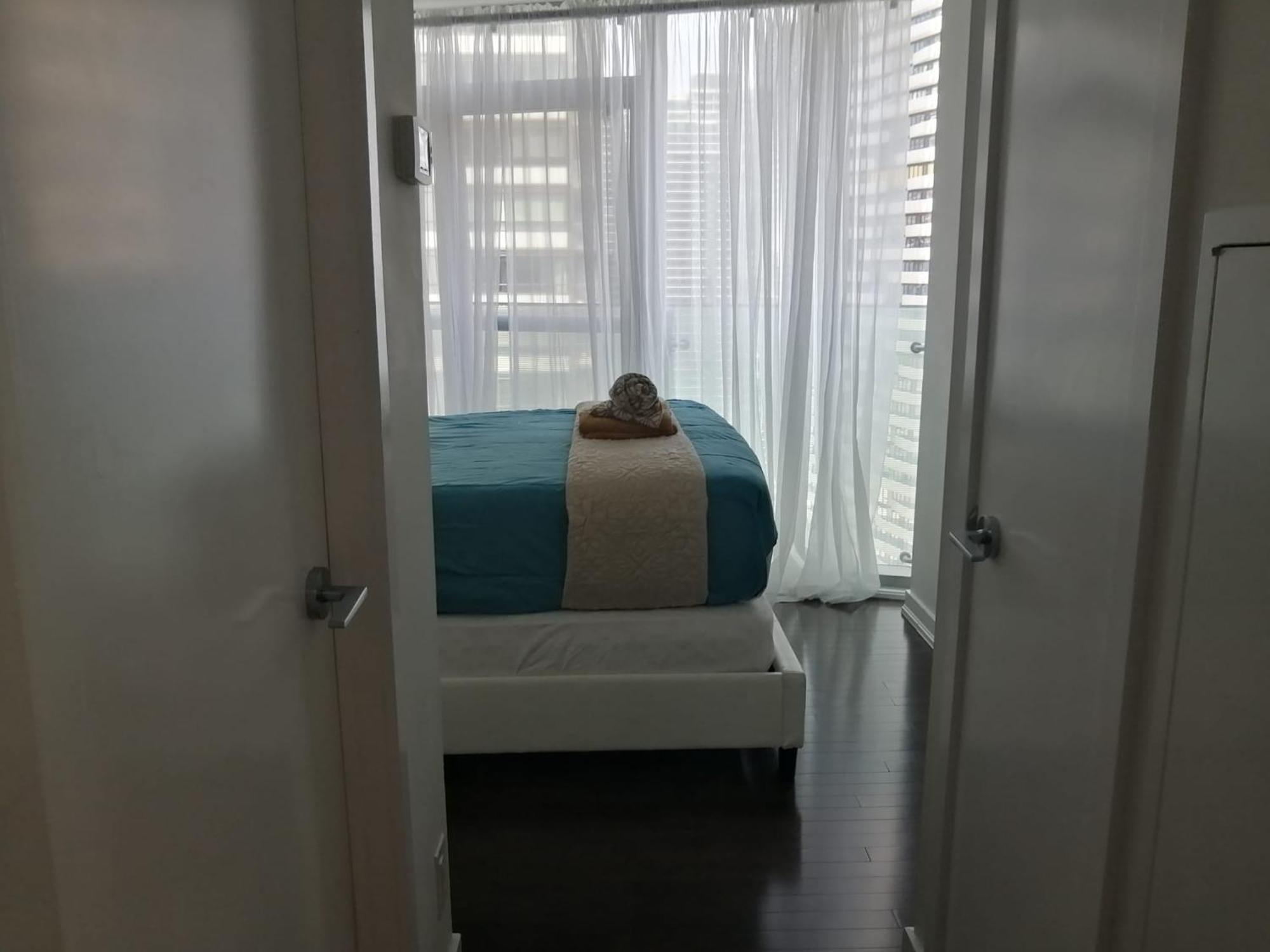 Apartment Above Clouds 3 Bedroom Downtown *
