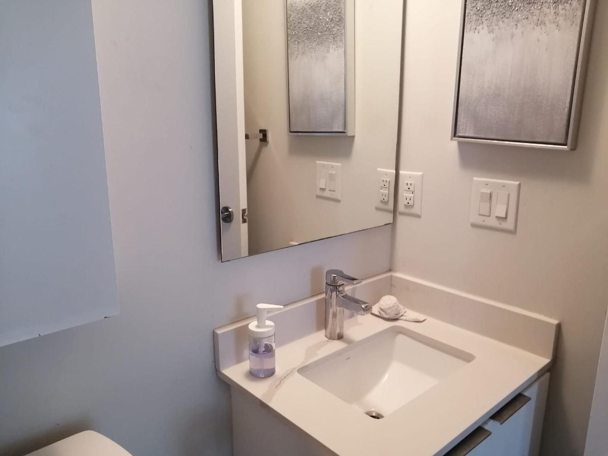 Above Clouds 3 Bedroom Downtown Toronto