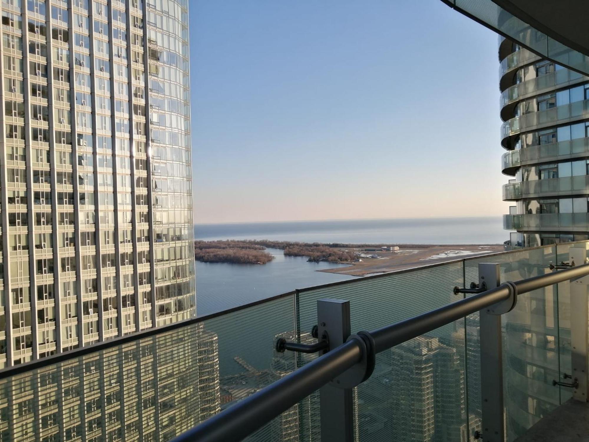 Apartment Above Clouds 3 Bedroom Downtown *