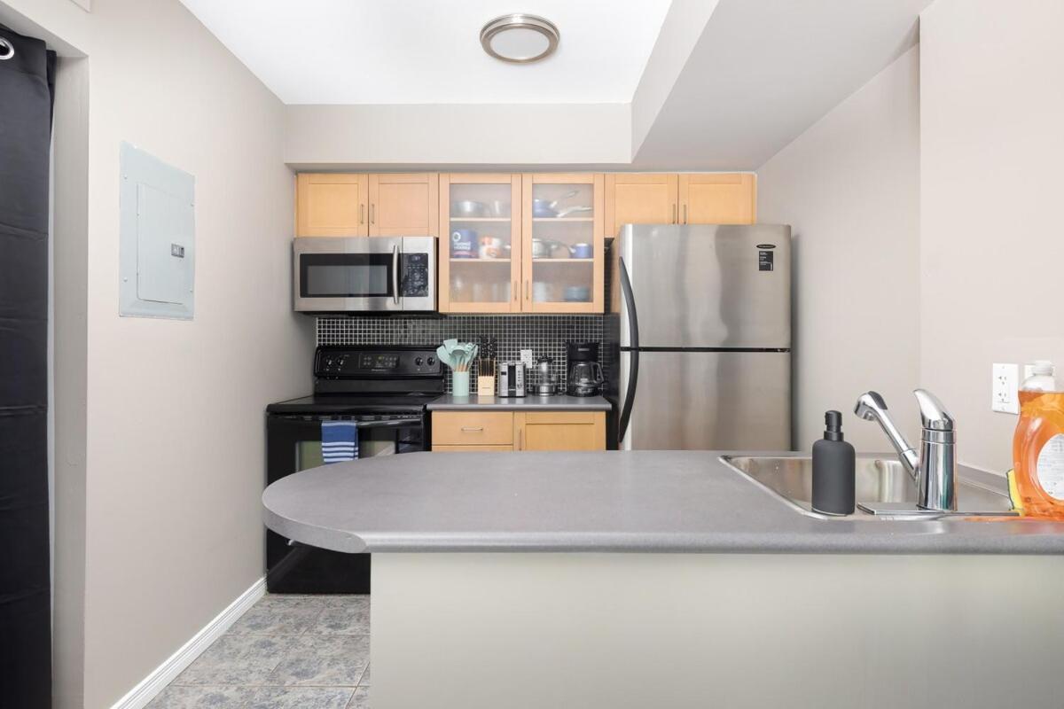 Lakeside Haven - Cozy Townhome In Liberty Village * Toronto