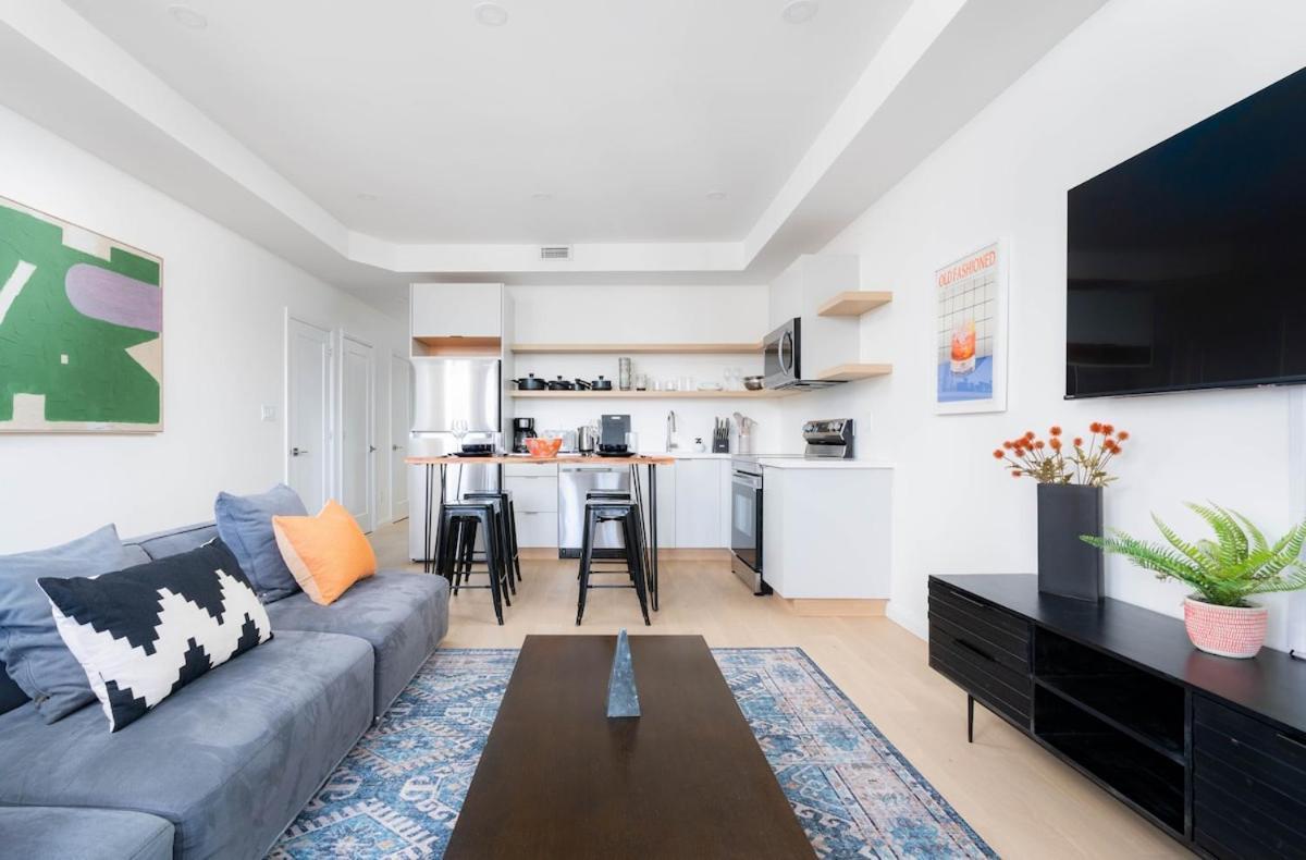 Apartment Stylish Townhome At Bathurst & College *