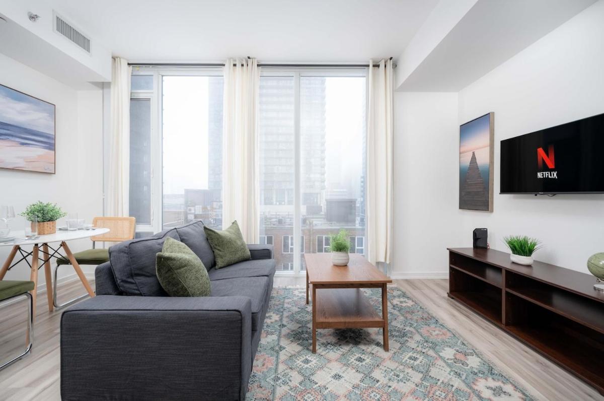 1bd Next To Queen St - Ideal Location Apartment *
