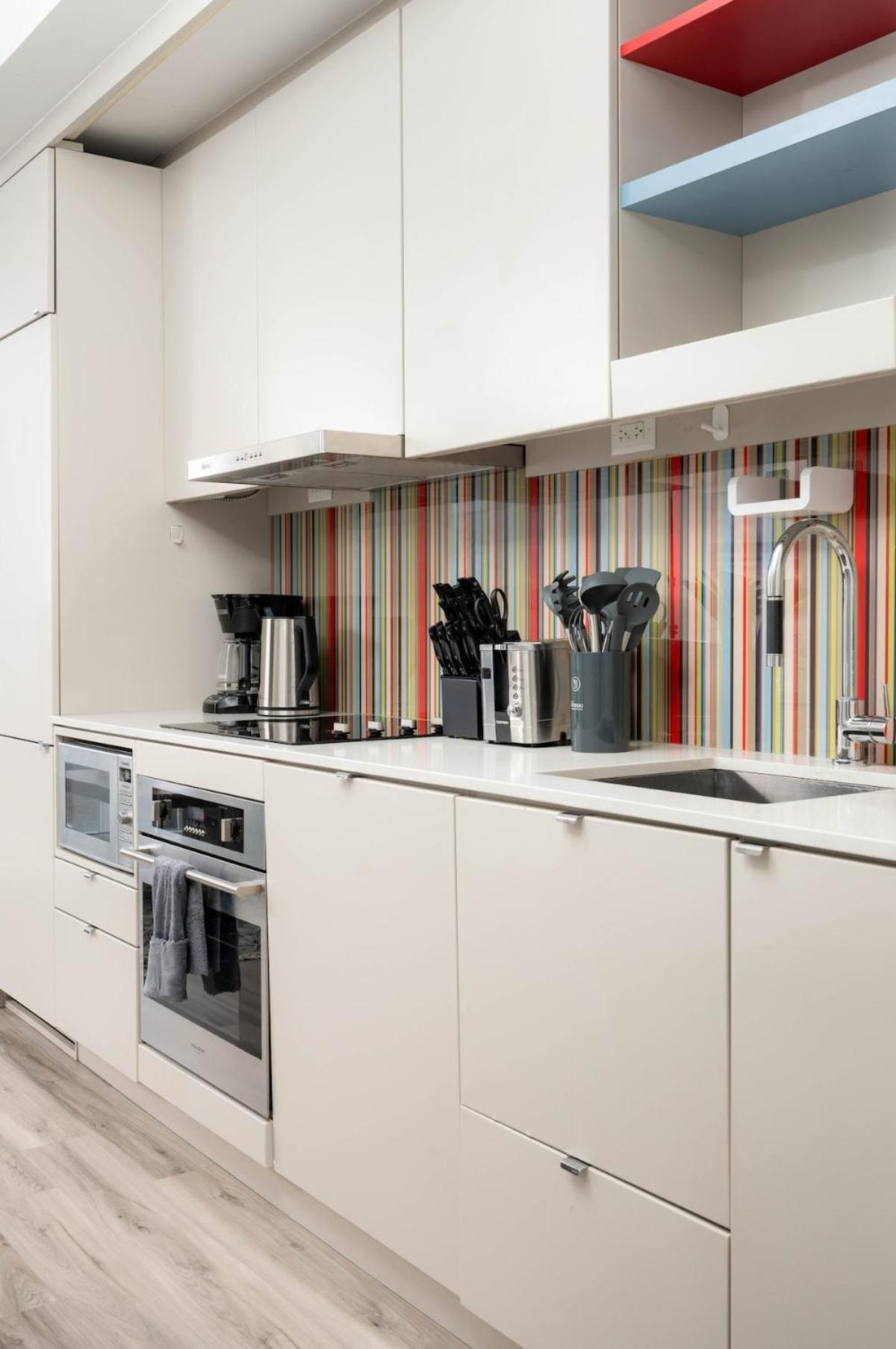 Apartment 1bd Next To Queen St - Ideal Location