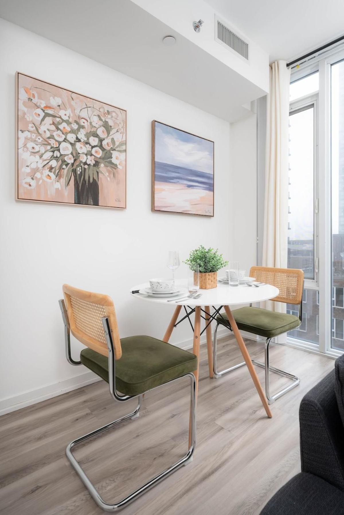 1bd Next To Queen St - Ideal Location Toronto