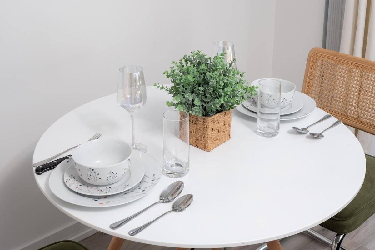 1bd Next To Queen St - Ideal Location *