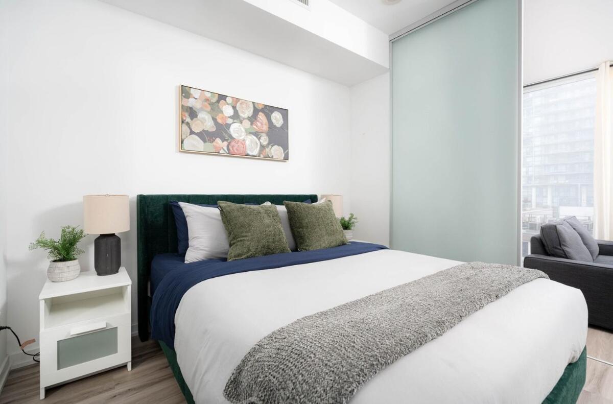 1bd Next To Queen St - Ideal Location Apartment Toronto