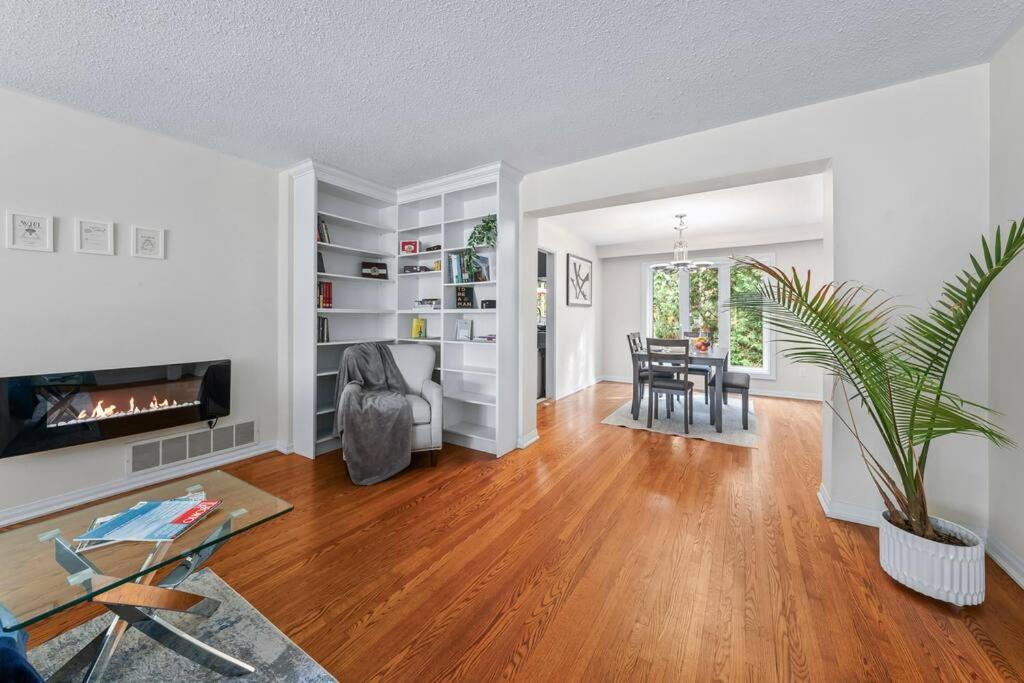 Private Bedroom In A House Close To Subway With Free Parking Holiday home *