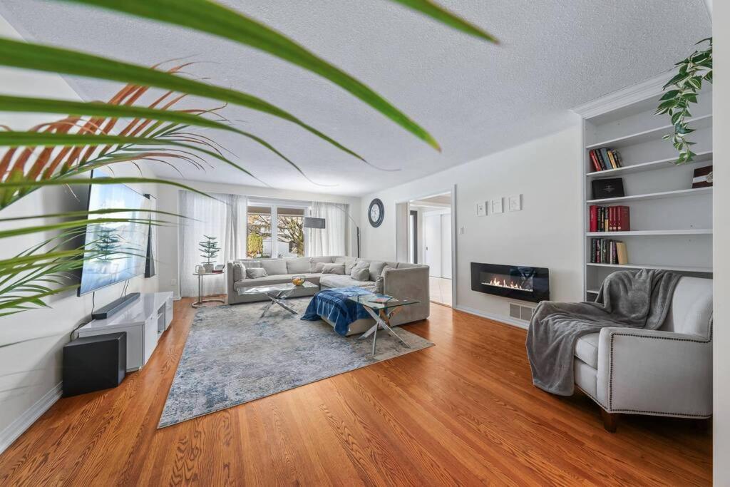 Private Bedroom In A House Close To Subway With Free Parking Holiday home *
