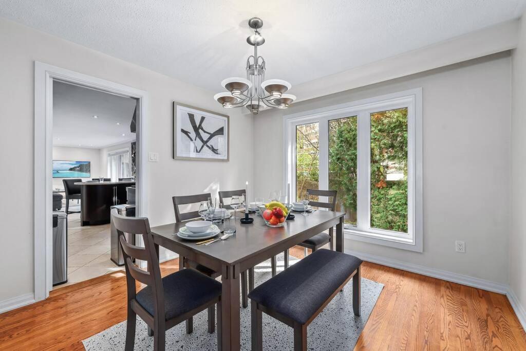 Private Bedroom In A House Close To Subway With Free Parking Holiday home Toronto