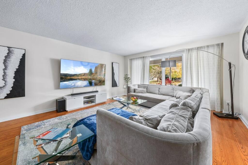 Private Bedroom In A House Close To Subway With Free Parking Holiday home