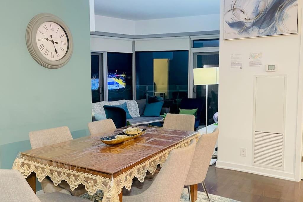 New Superior Lakeview Luxury Floor 3-bedroom On 48th Floor Apartment