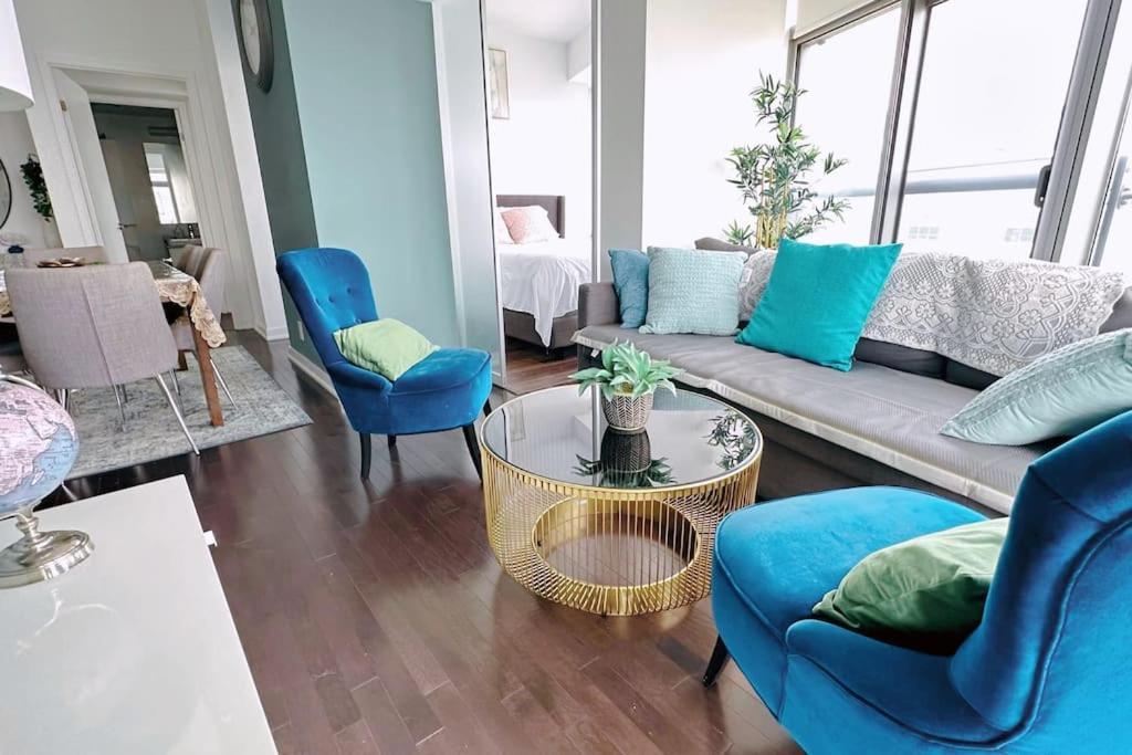 New Superior Lakeview Luxury Floor 3-bedroom On 48th Floor Apartment *